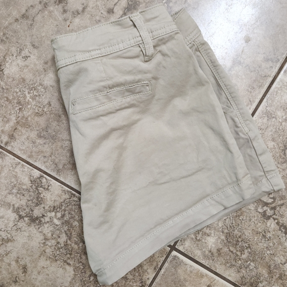 KanCan Khaki shorts - Picture 3 of 6